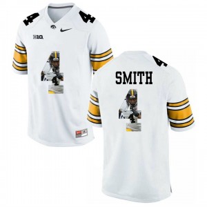 Iowa Hawkeyes #4 Tevaun Smith White Limited College Player Painting Football Jersey